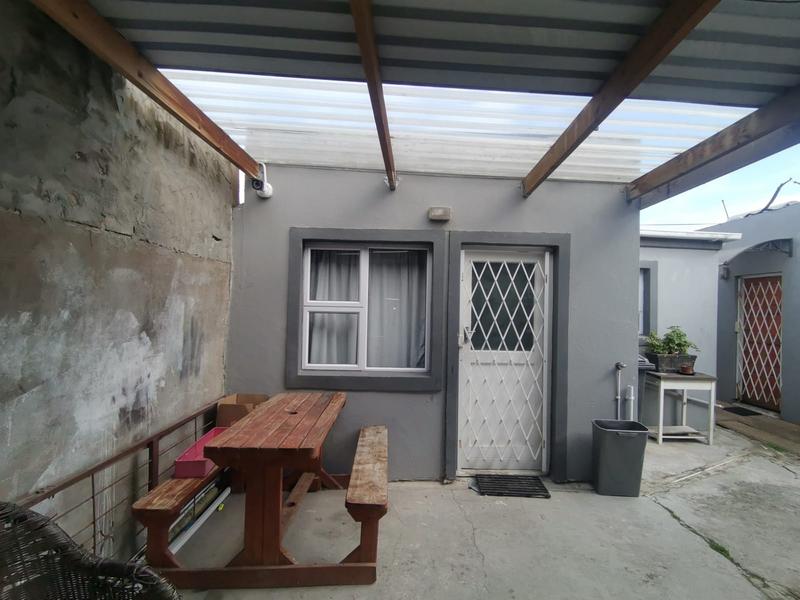 7 Bedroom Property for Sale in Goodwood Estate Western Cape